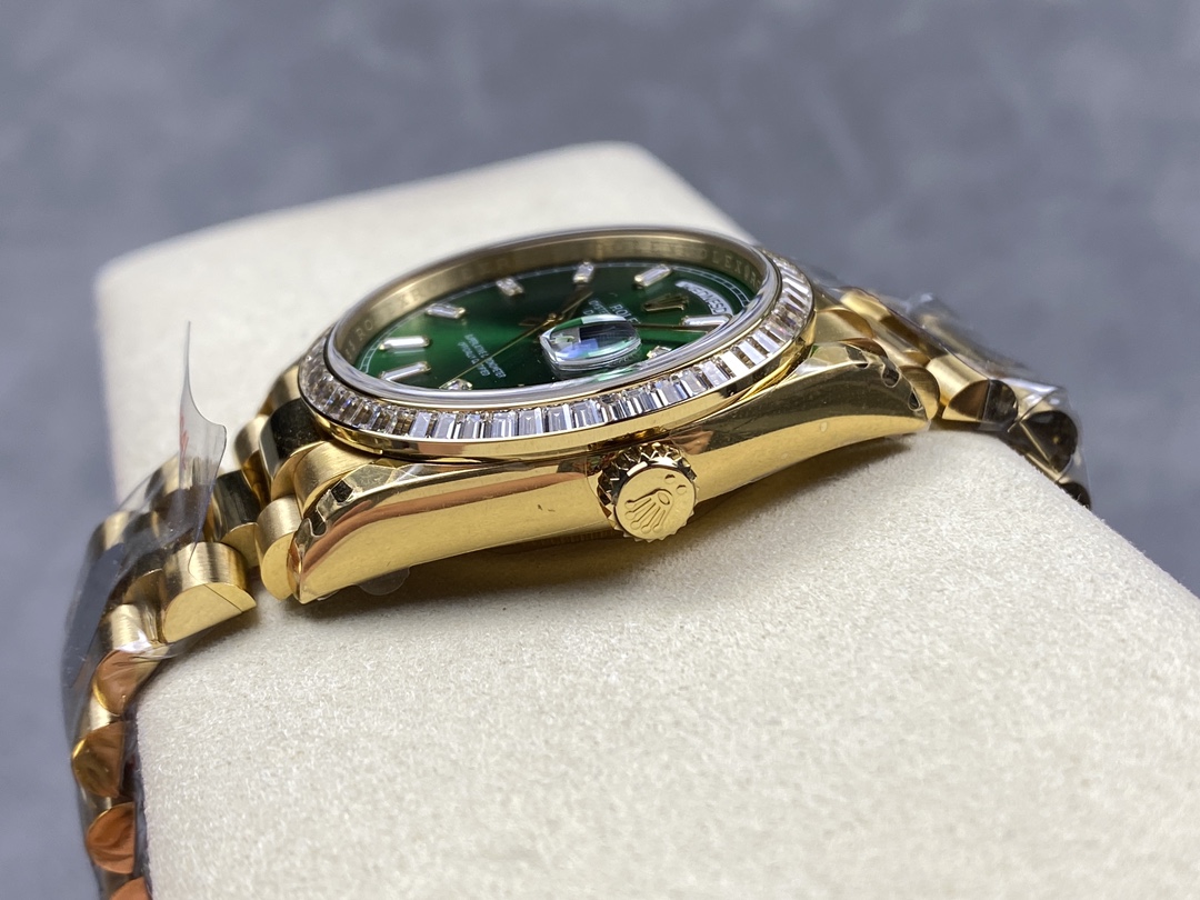 Rolex Day Date 36mm Green Dial Diamond-Set Bezel President Bracelet m128398tbr 0035