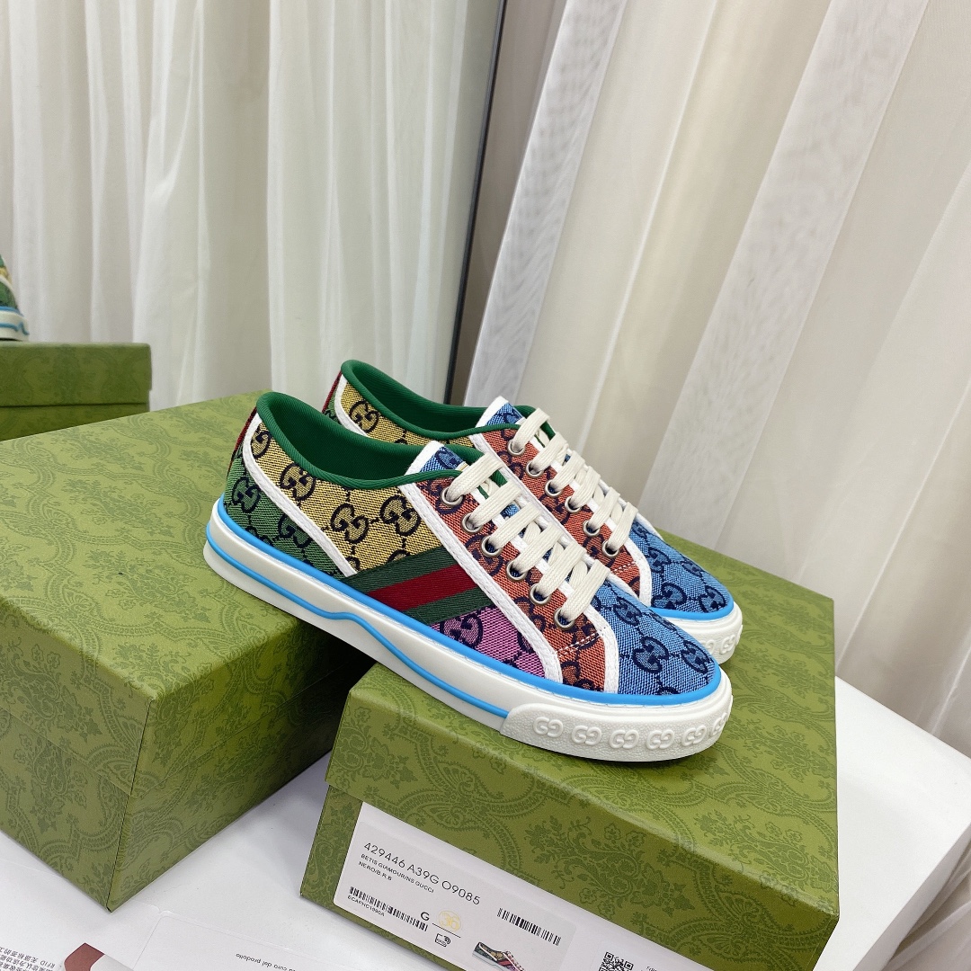 Gucci 017 Casual shoes XM082