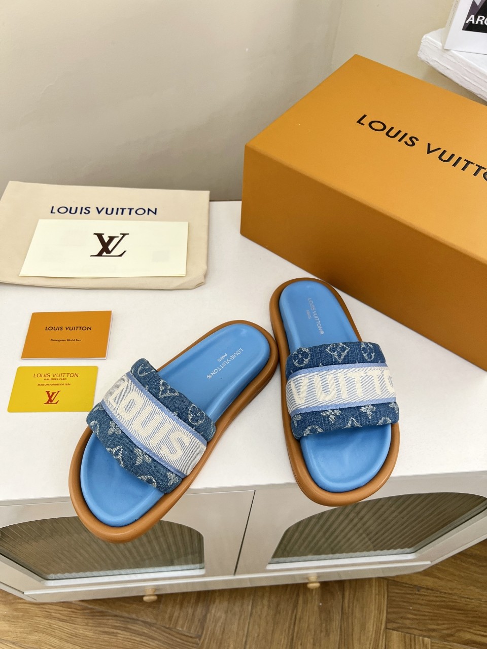 Louis Vuitton Shoes Spring and summer new couple slippers
