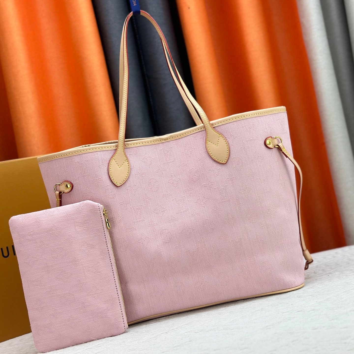 Louis Vuitton Neverfull Medium Handbag M13758 M14210 M45686 M46649 M58907 M46329 M21579 M45685 M46676 M40995