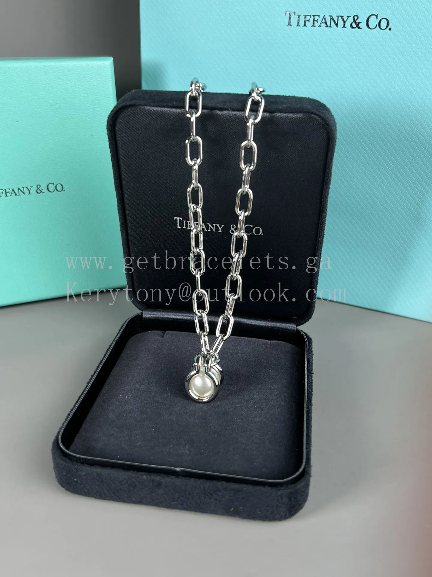 Tiffany T Pearl Link Pendant in White Gold/Yellow Gold