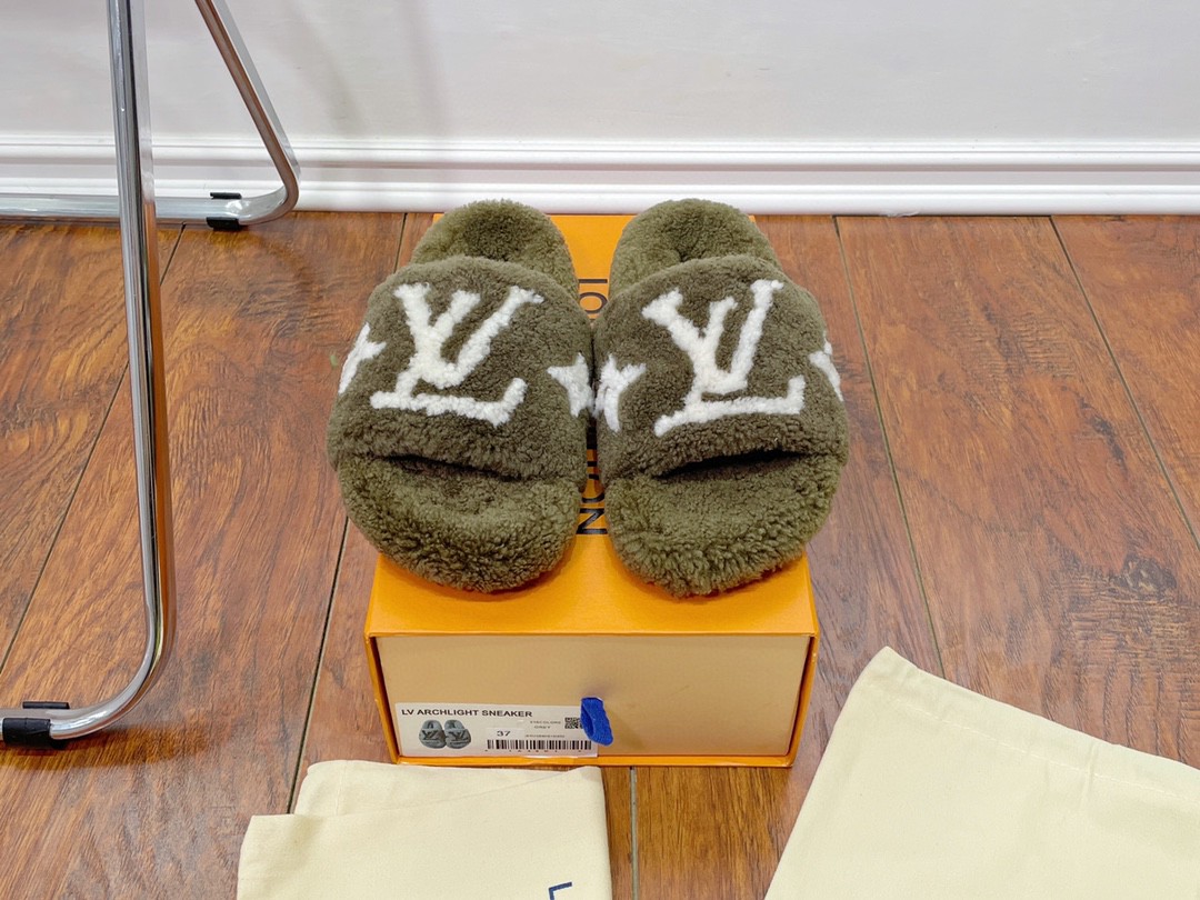LV shoes 011 XM062