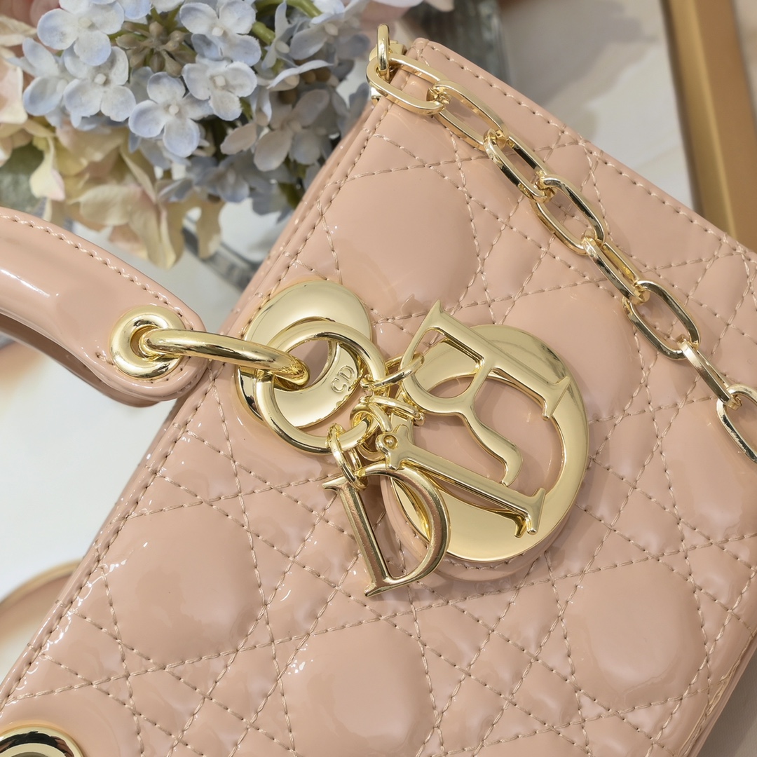 Medium Lady D-Joy bag Apricot patent leather CD0540 XB002 26cm