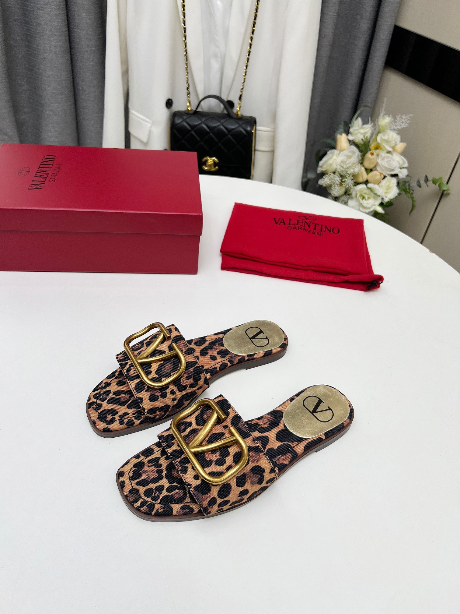 Valentino Shoes The latest series of women's slippers