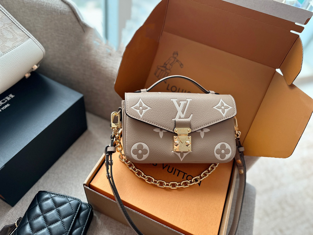 LV Pochette M茅tis East West Bag M23081 LM002 21.5cm