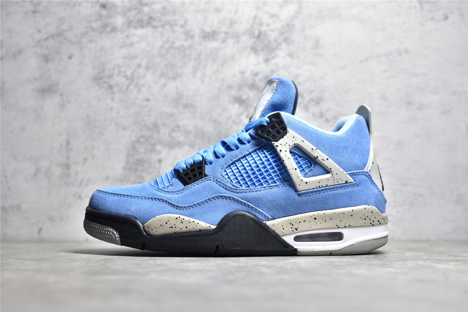 Air Jordan 4 Retro University Blue CT8527-400