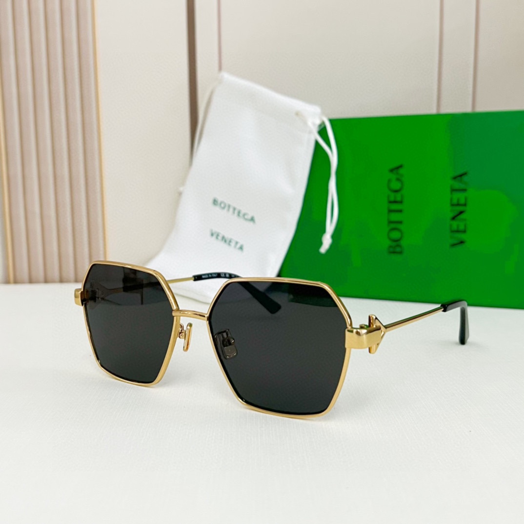 Bottega Veneta Sunglasses BV1244 SM051