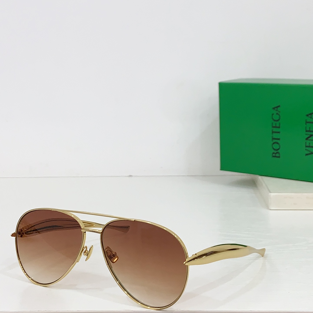 Bottega Veneta Sunglasses BV1305S SM061