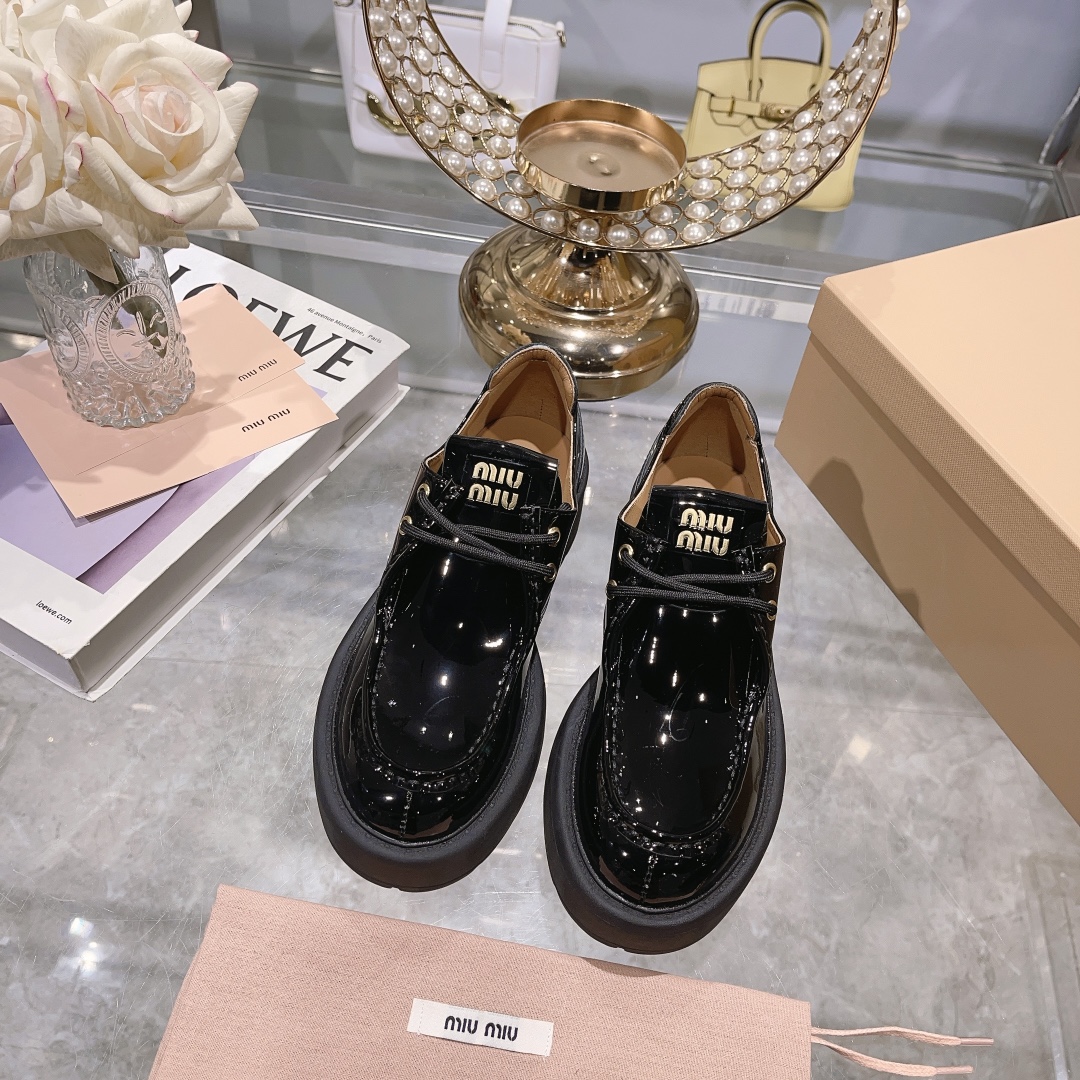 Miu Miu 002 Casual shoes XM023