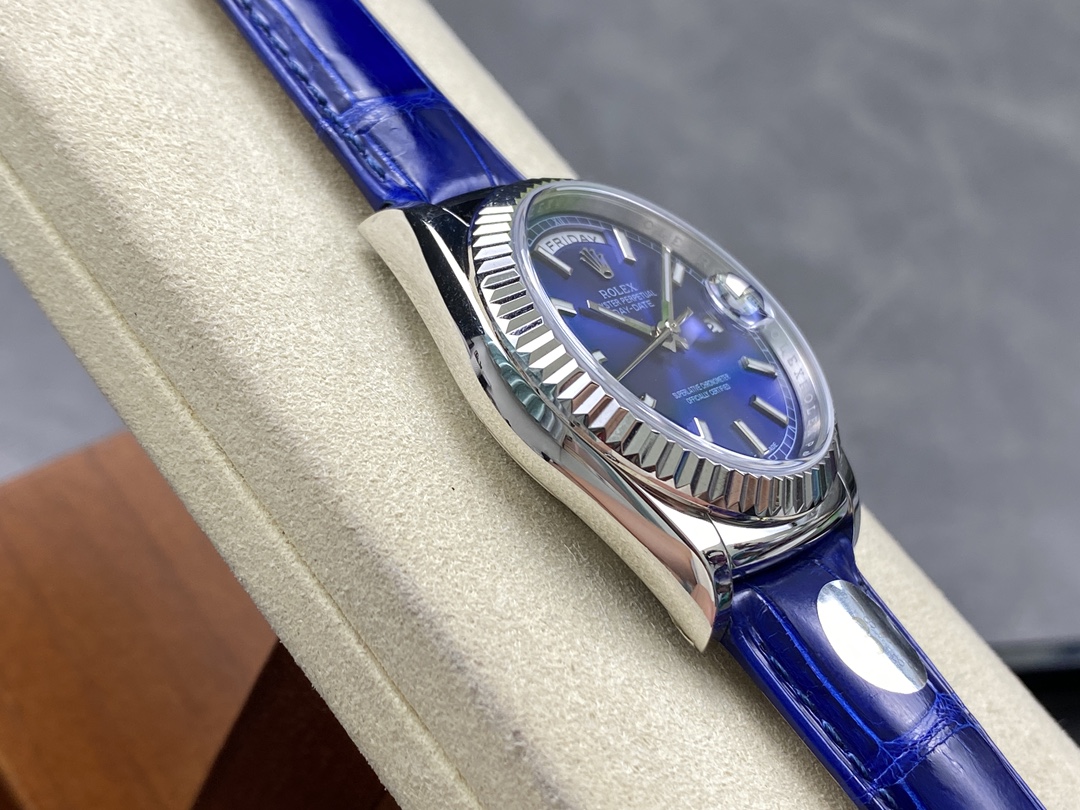 Rolex Day Date 36mm White Gold Fluted Bezel 118139 0004 Blue Index