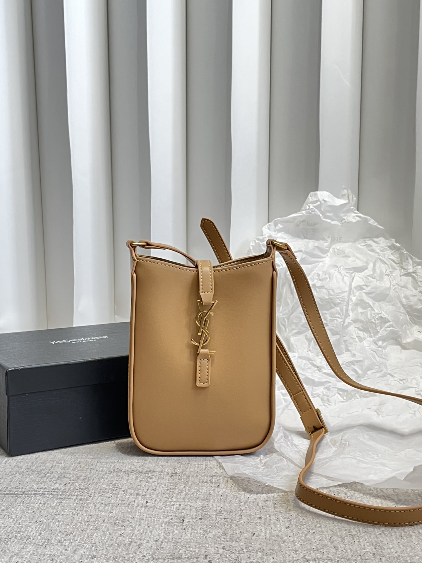LE 5 � 7 Mini Hobo Bag Apricot 735214 LM021 13cm