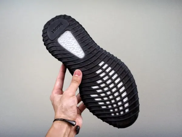 Yeezy350 Boost V2 “Core Black Red”(Replica)