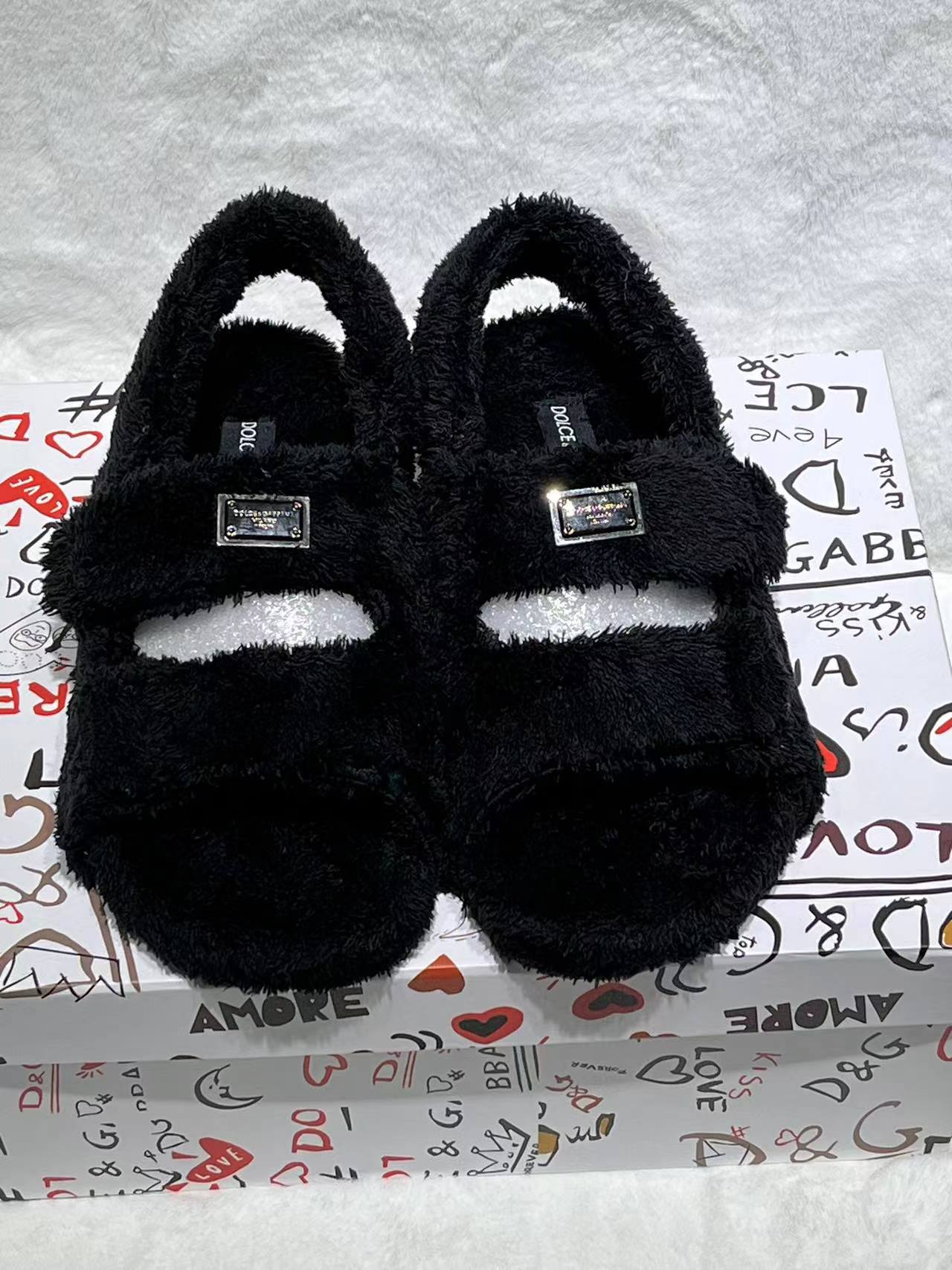 D&G shoes 002 XM071