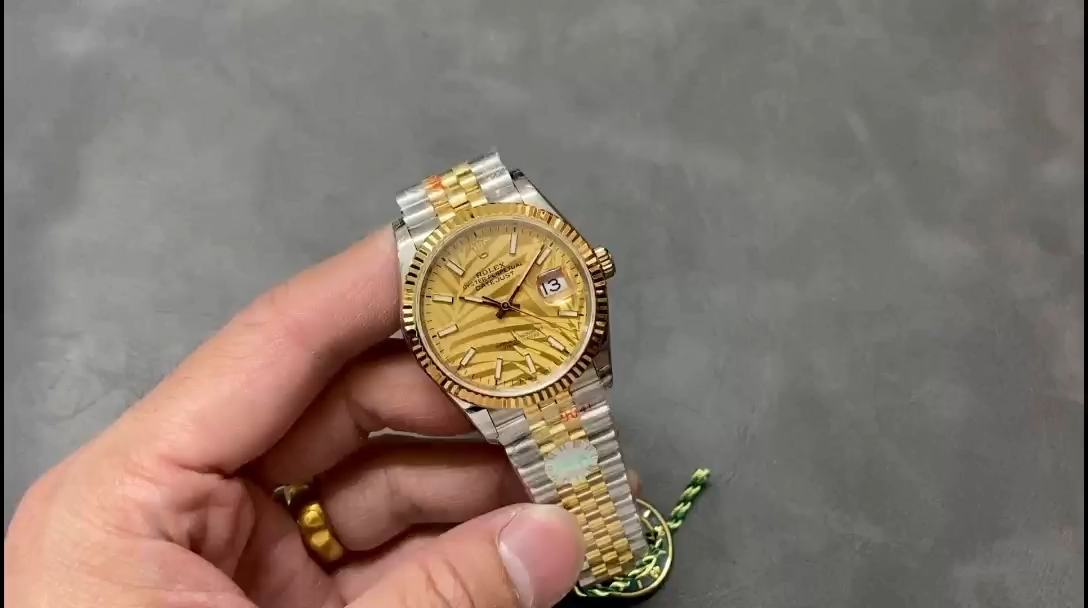 Rolex Datejust 126233 Golden Palm Motif Dial Fluted Bezel 36MM Unisex Replica Watch