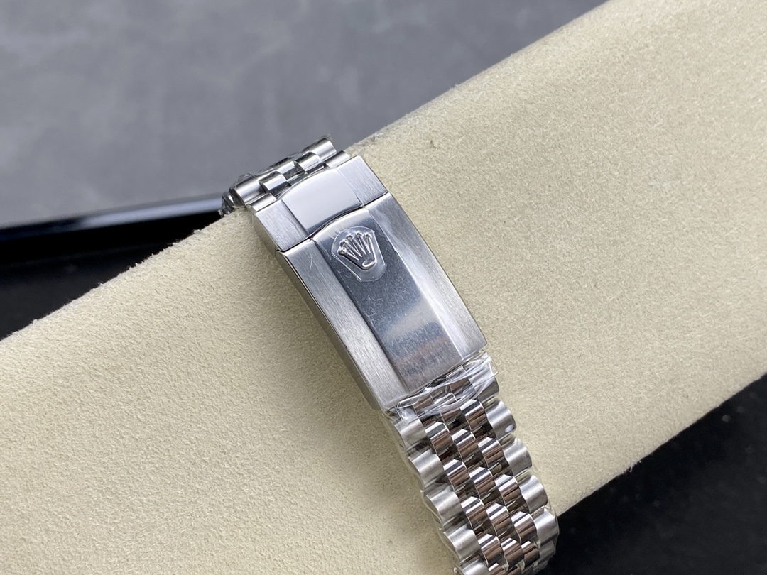 Rolex Datejust 41mm Stainless Steel 126334 Blue Index Jubilee Men's Watch