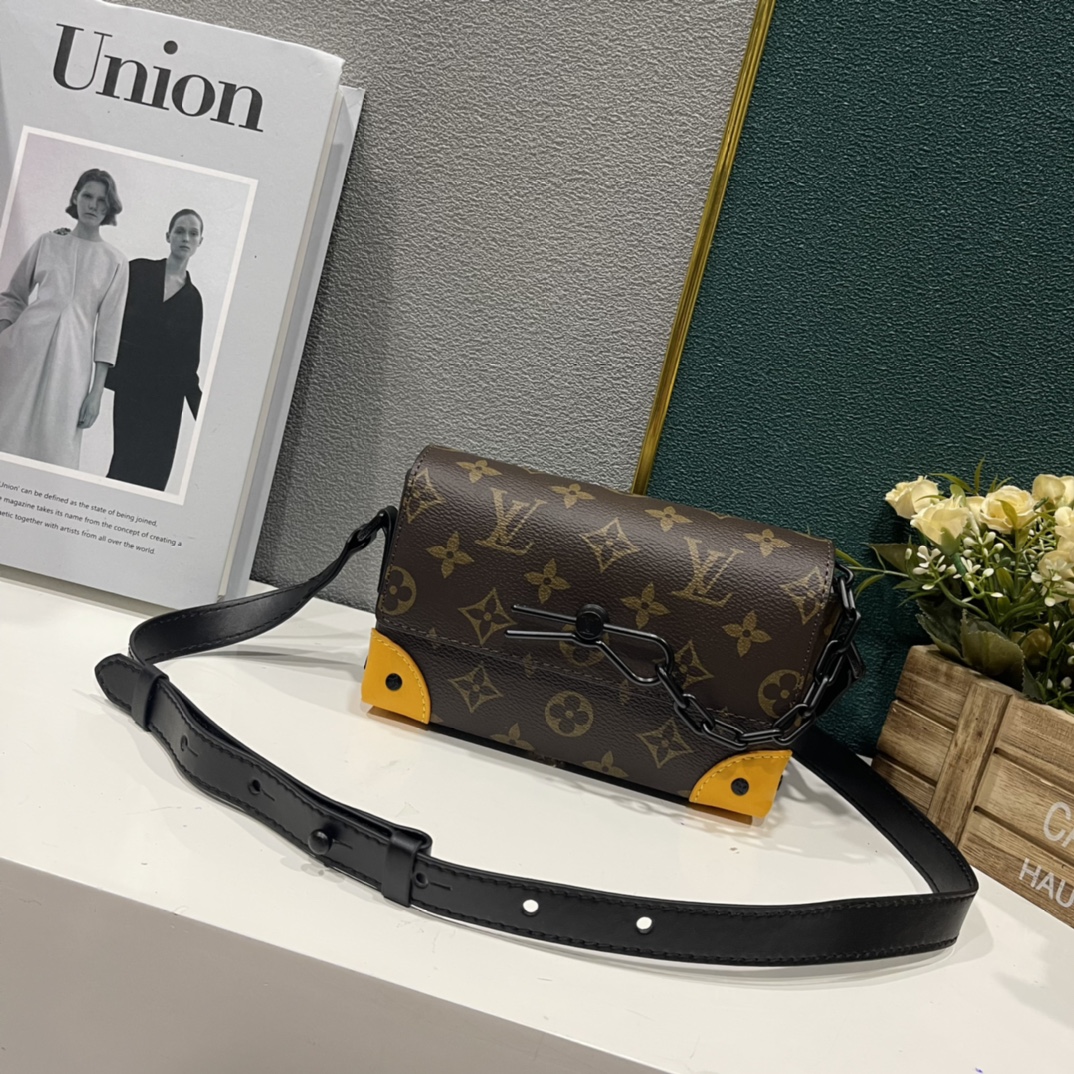 LV Steamer Messenger Bag M82534 LM031 18cm