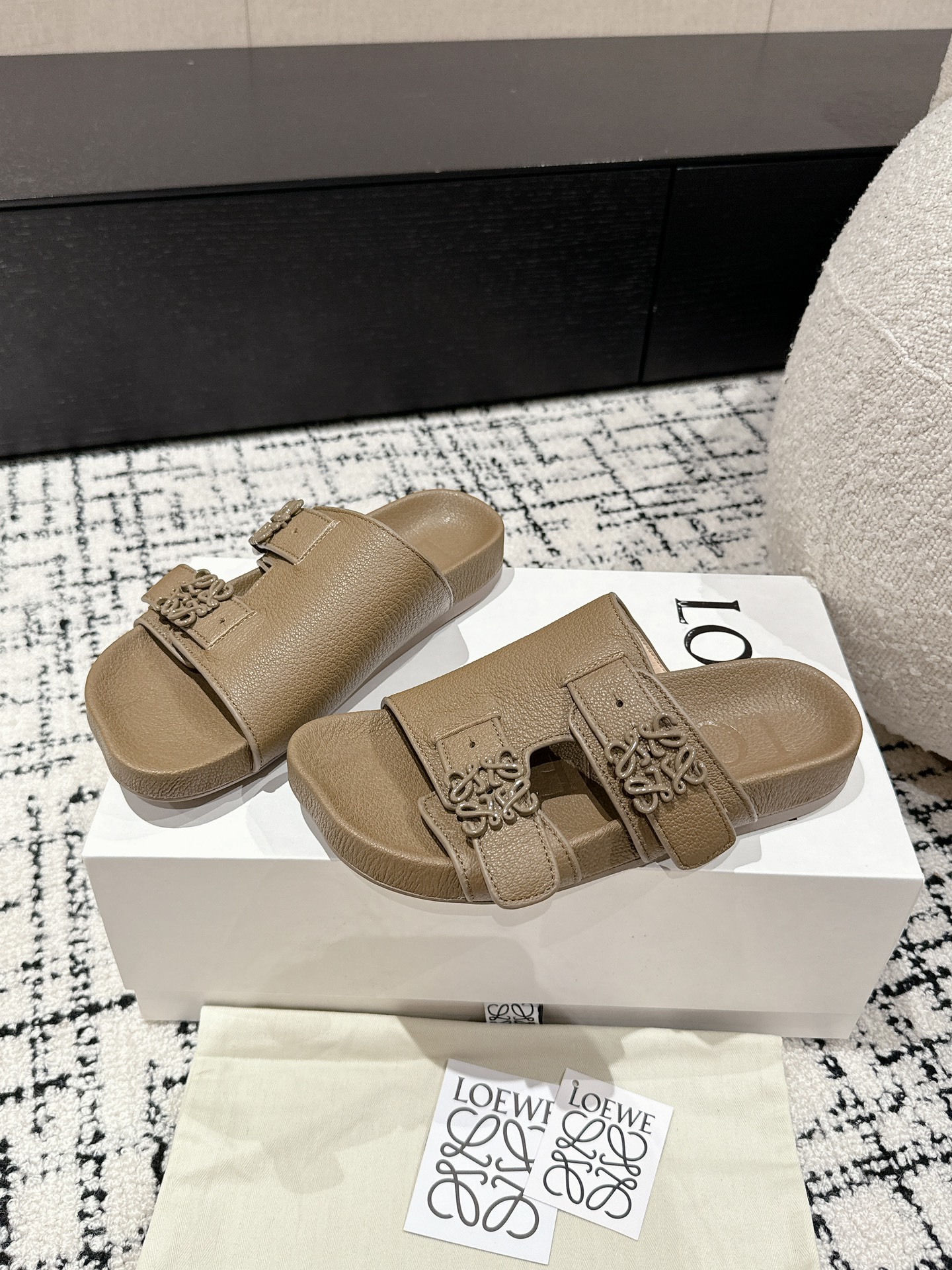 Loewe Shoes Easy Three Lotus Petaled Couple's Slippers