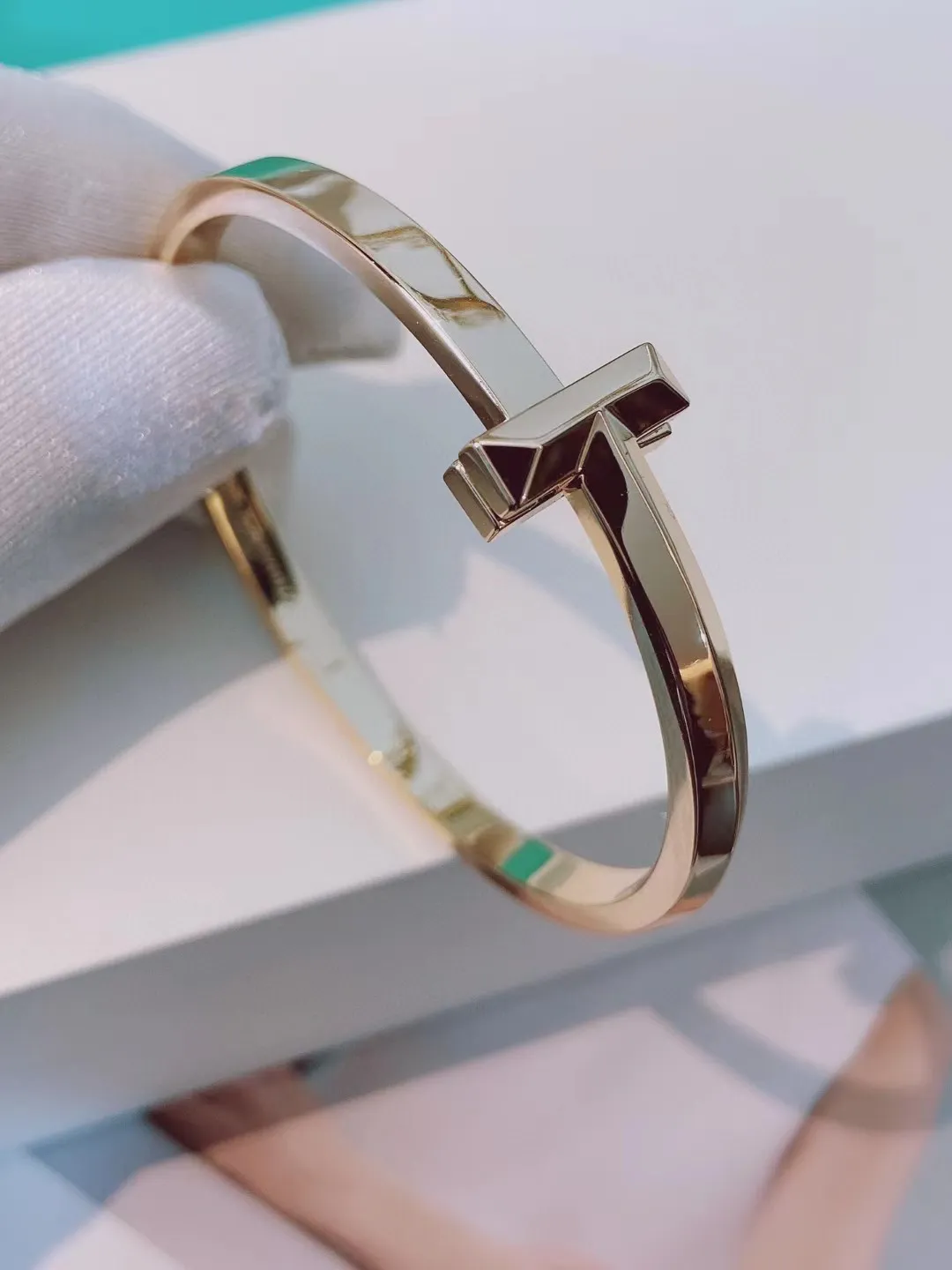 Tiffany T T1 Hinged Bangle Champagne Gold/White Gold