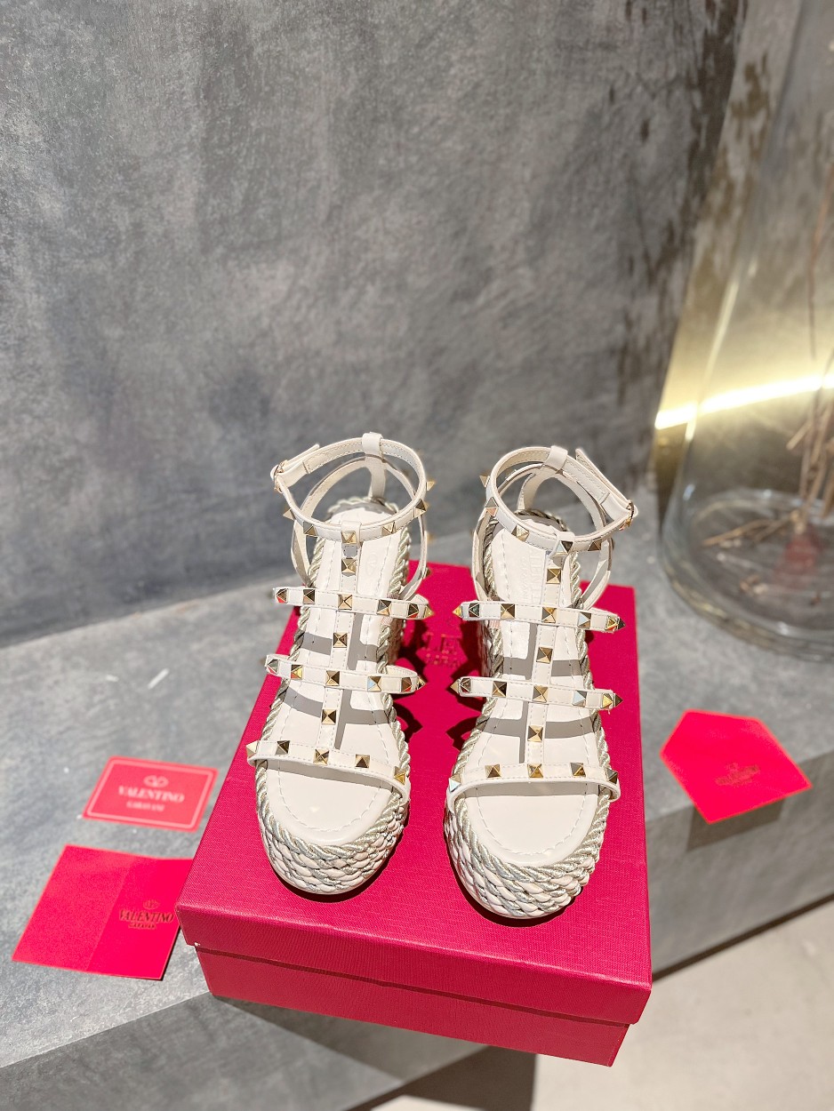 Valentino shoes 018 XM013