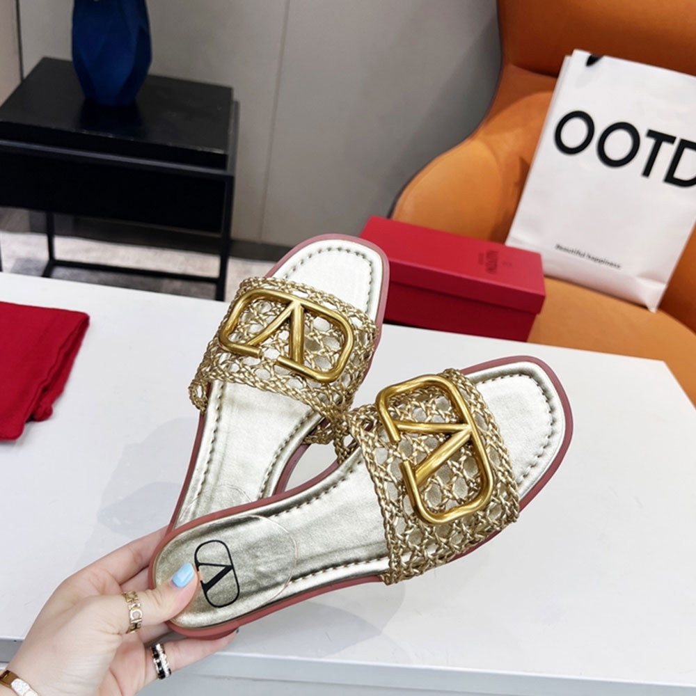 Valentino Comfortable Trend Flip-Flops Slide Sandal(Replica)