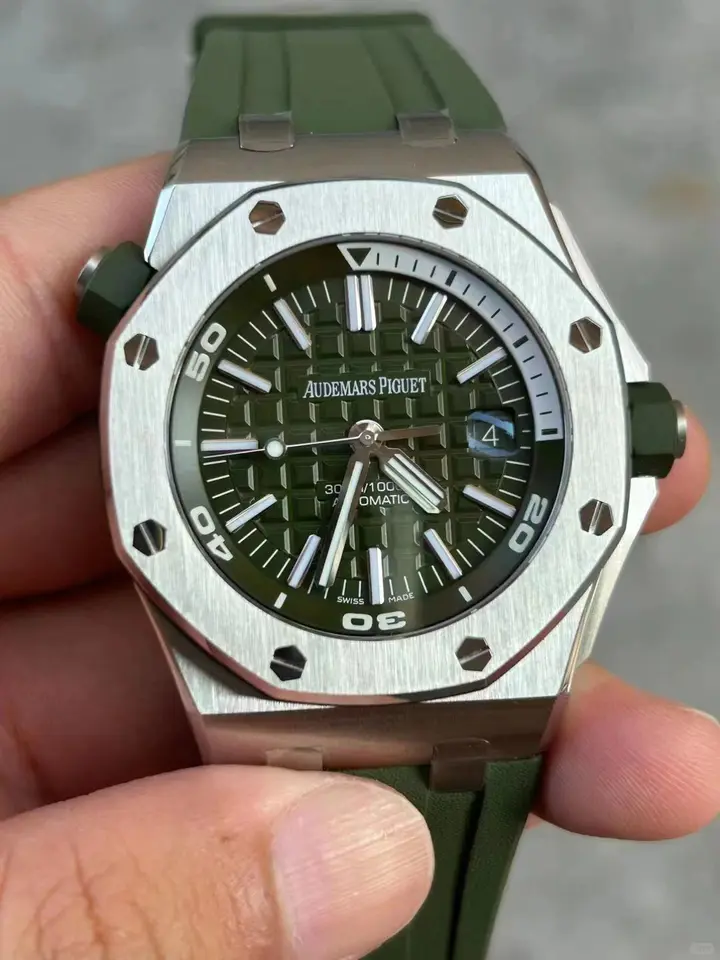 OFFSHORE DIVER Khaki Dial 42mm