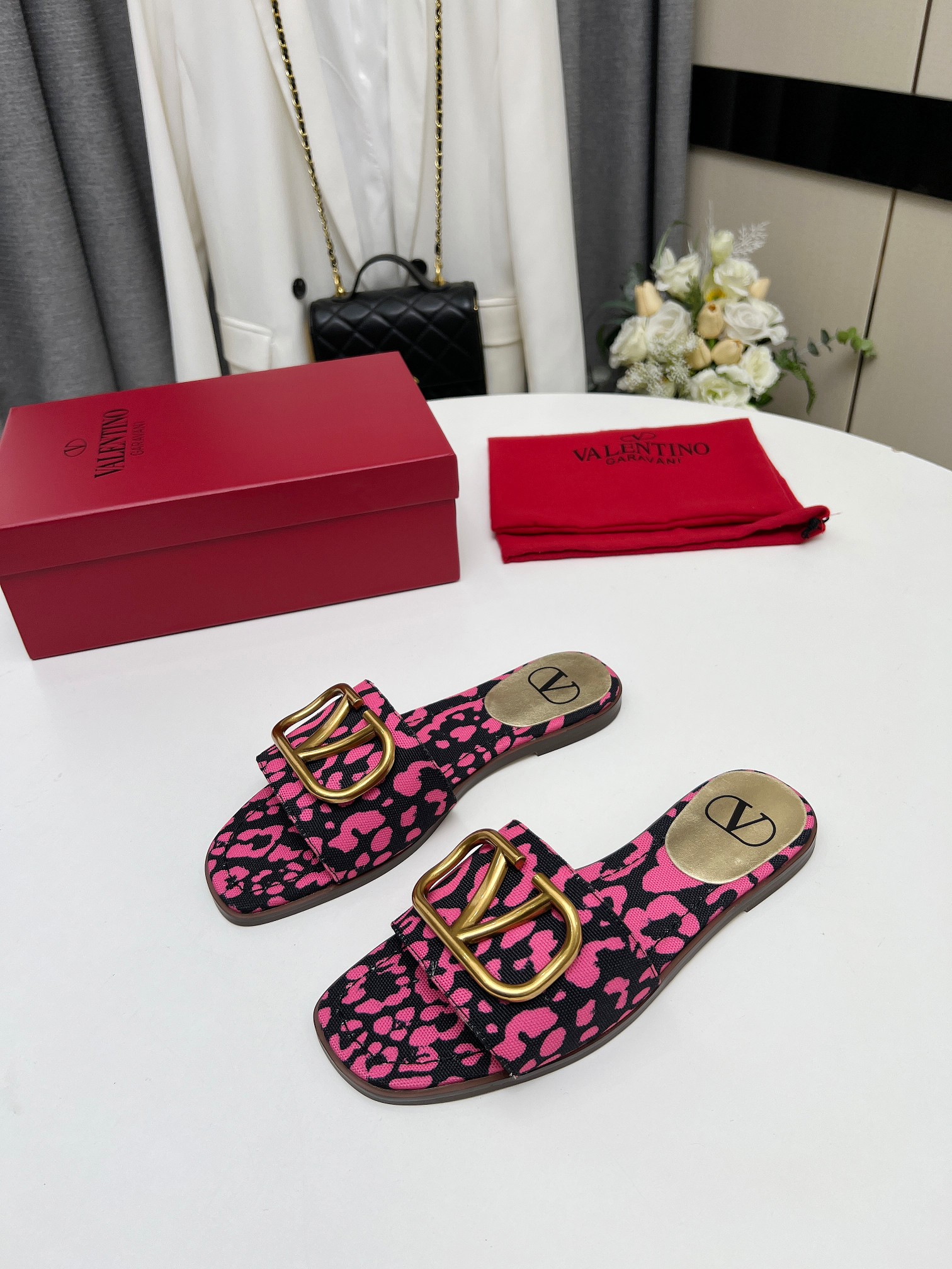 Valentino Shoes The latest series of women's slippers