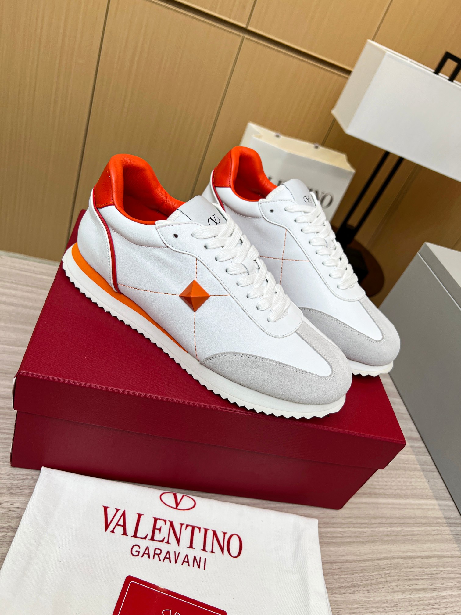 Valentino 001 Casual shoes XM 092