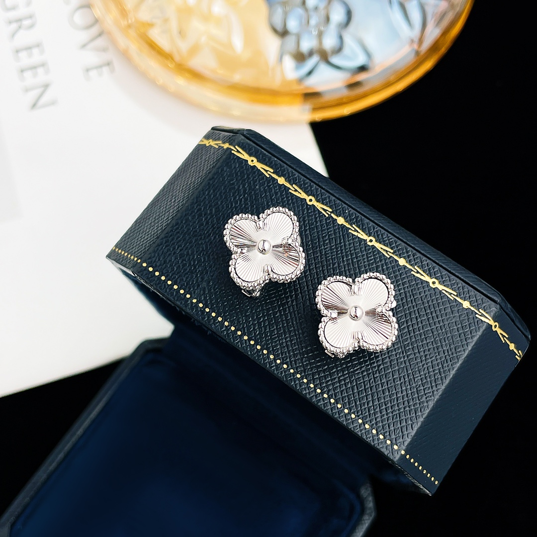 Van Cleef & Arpels Clover Stud Earrings, Vintage Alhambra earrings