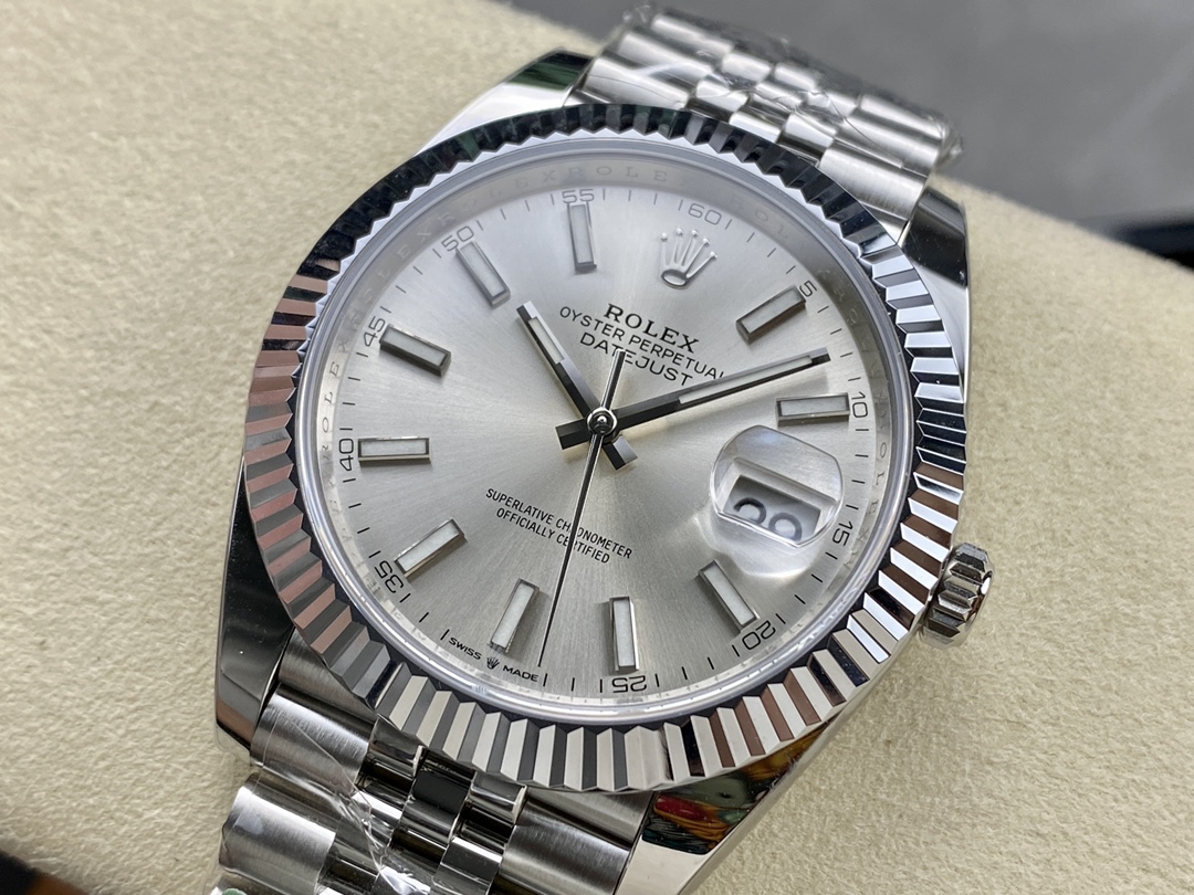 Rolex Datejust 41mm Stainless Steel 126334 0004 Silver Index Jubilee Mens Watch