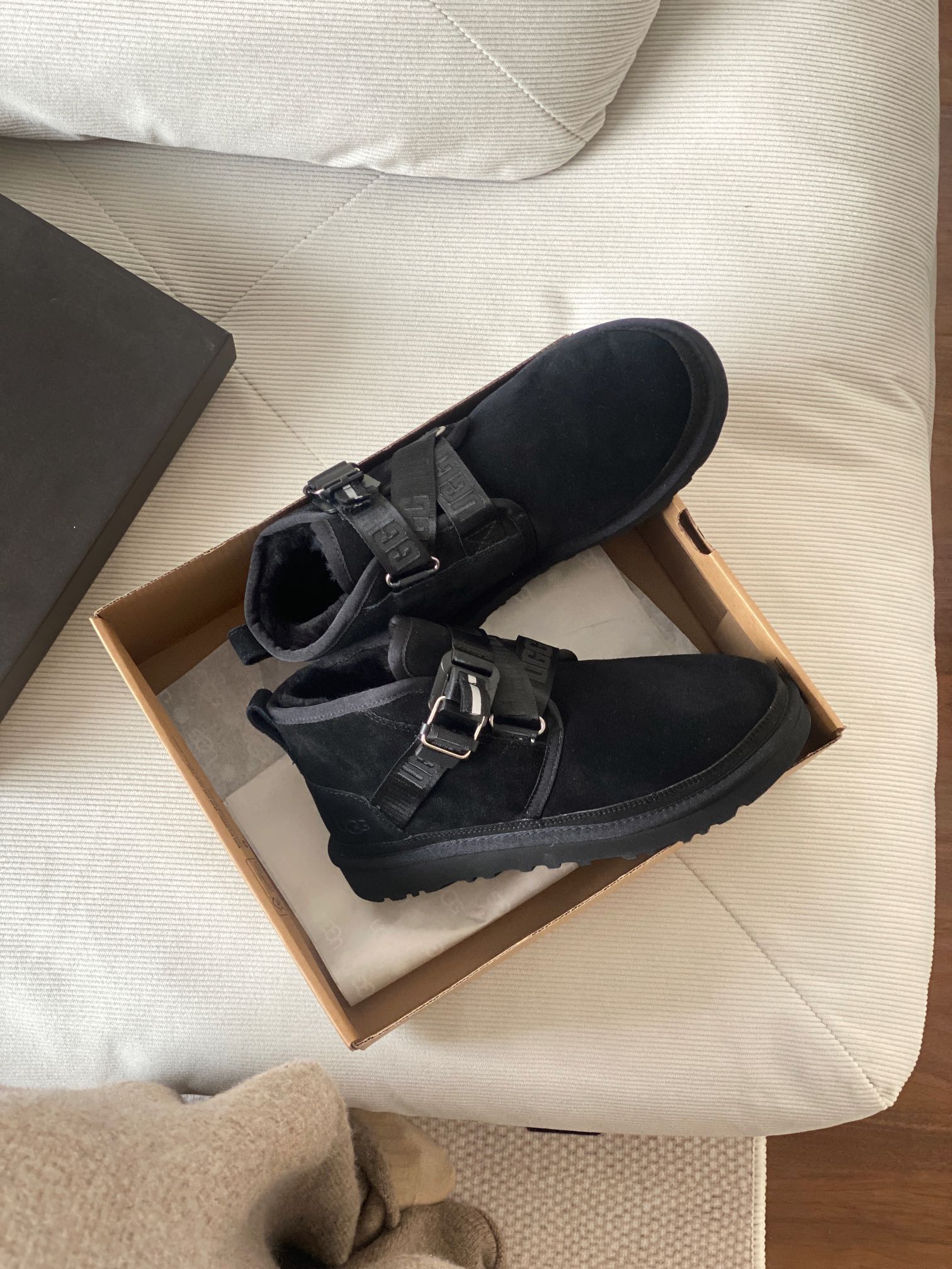 UGG shoes 028 BY042