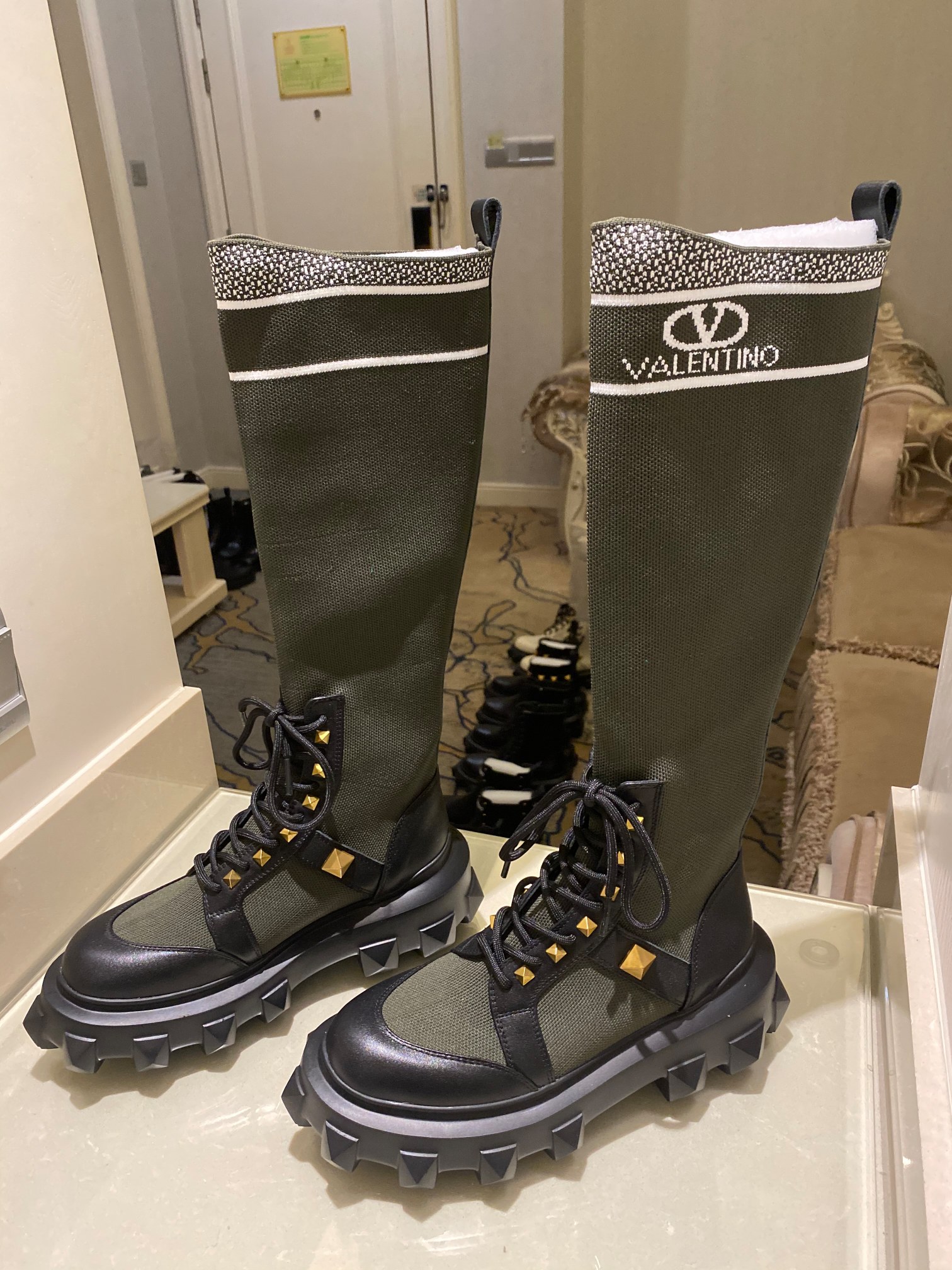Valentino shoes (35-41) V001