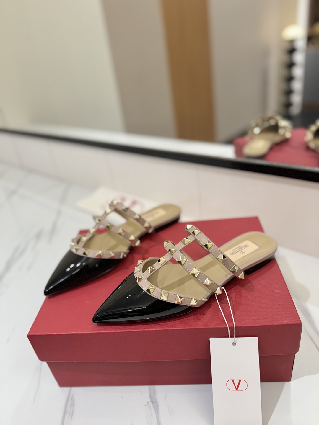 Valentino Shoes Riveted VT flat-bottomed pointed women's high-heeled slippers
