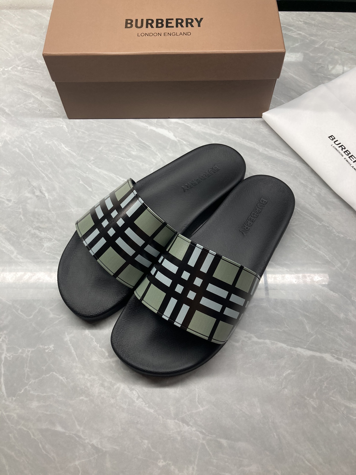Burberry Shoes New color flat Slippers for couples