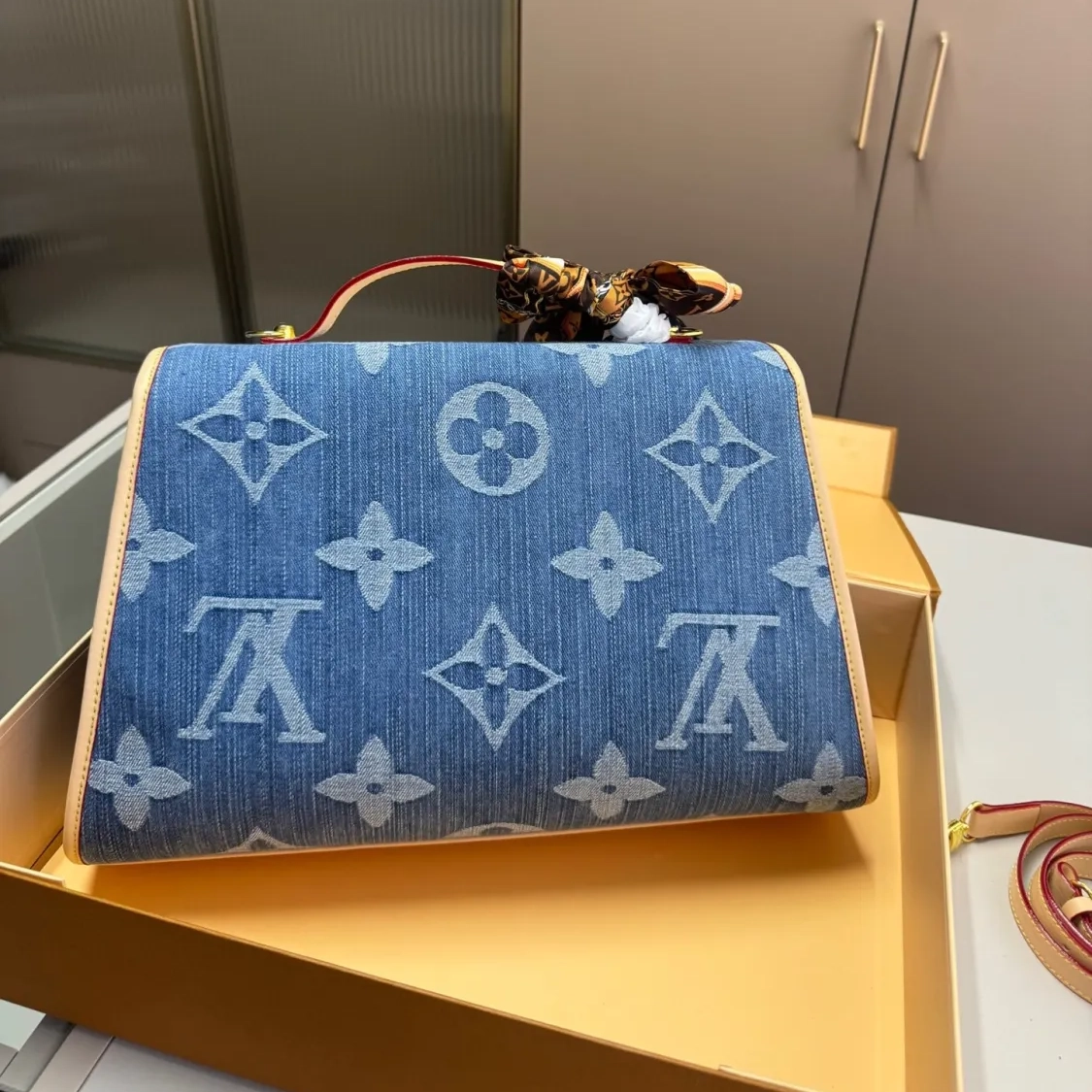 Louis Vuitton LV Diane Denim Messenger Shoulder Bag Handbag (Replica)