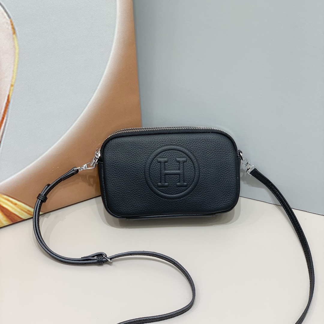 Hermes Silk'in Camera Bag 1125 LM041 19cm