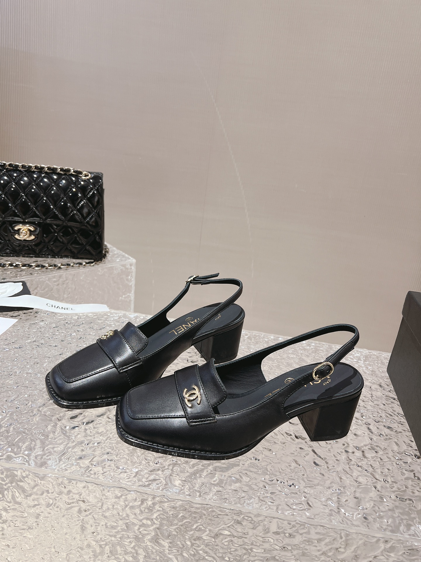 Chanel shoes 037 XM023