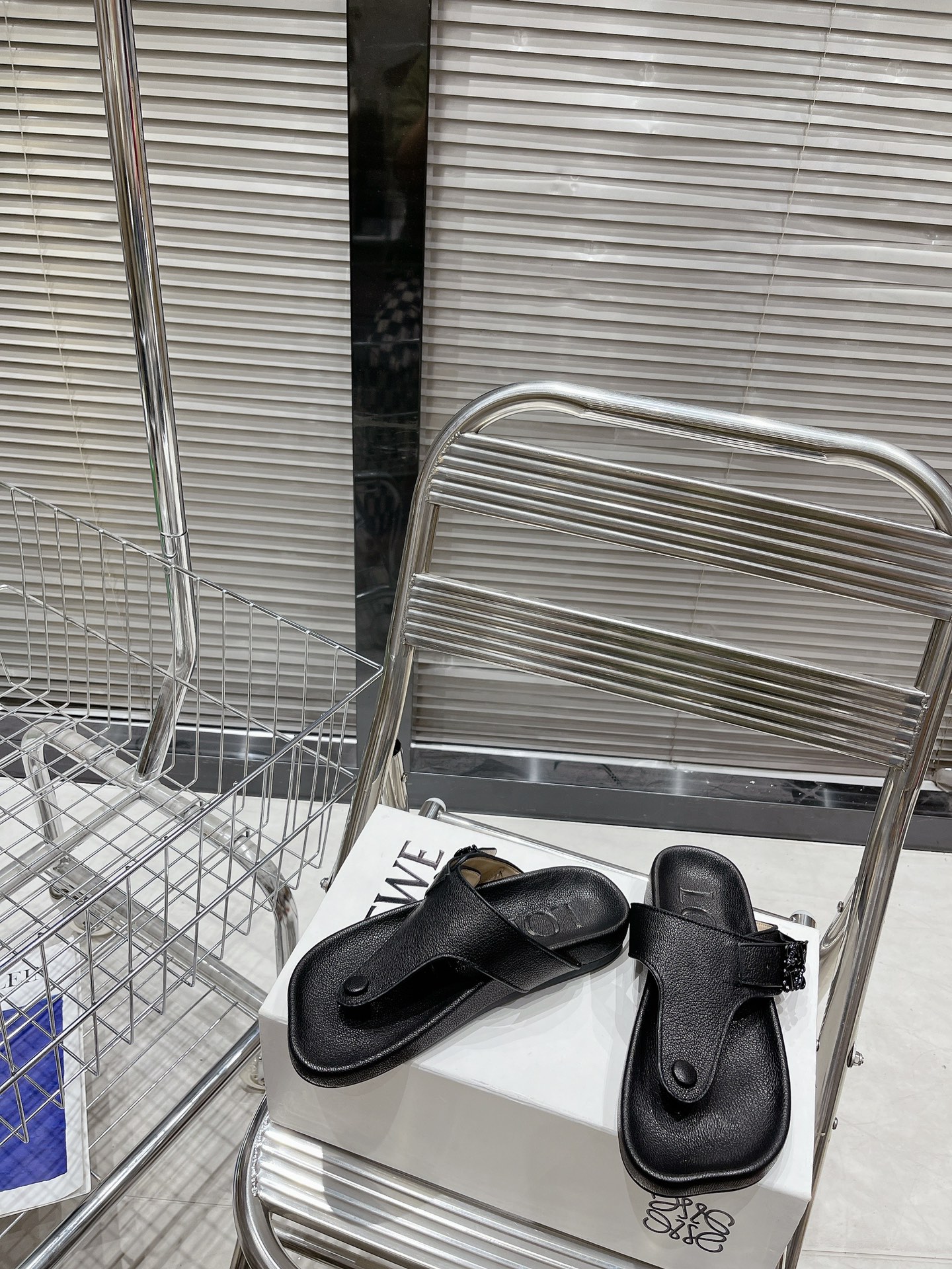 Loewe Shoes Easy couple's clip on slippers