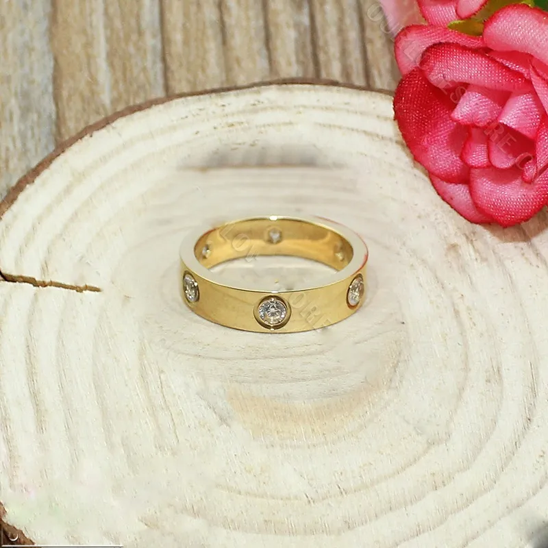 Replica Cartier Love Ring In Yellow Gold Set With 6 Diamonds