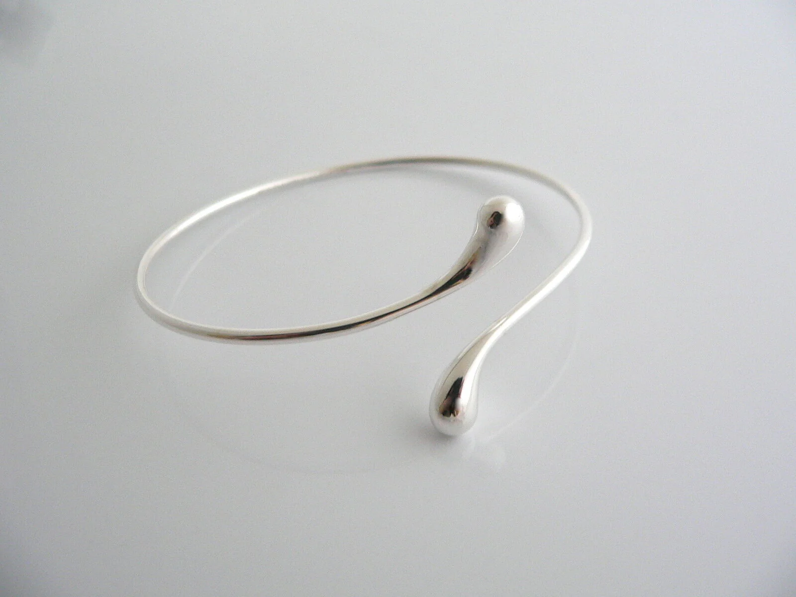 Tiffany & Co Silver Teardrop Bangle Bracelet Gift Love Peretti Tear