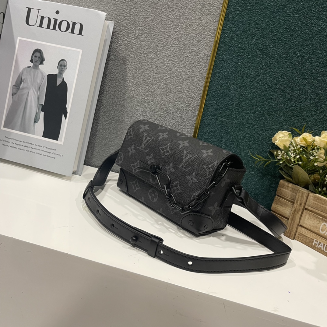 LV Steamer Messenger Bag M82534 LM031 18cm