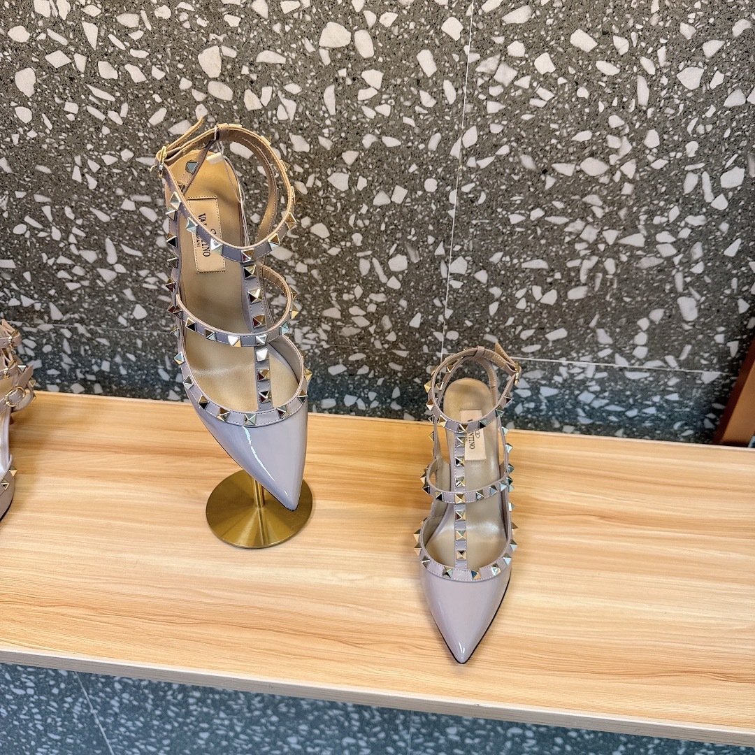 Valentino Shoes Riveted patent leather pointed series high heels