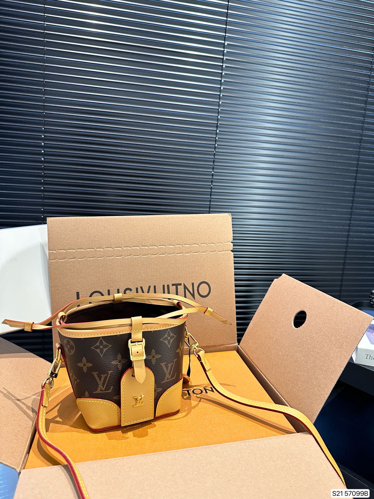 LV No茅 Purse Bag 57099 LLS071 12cm
