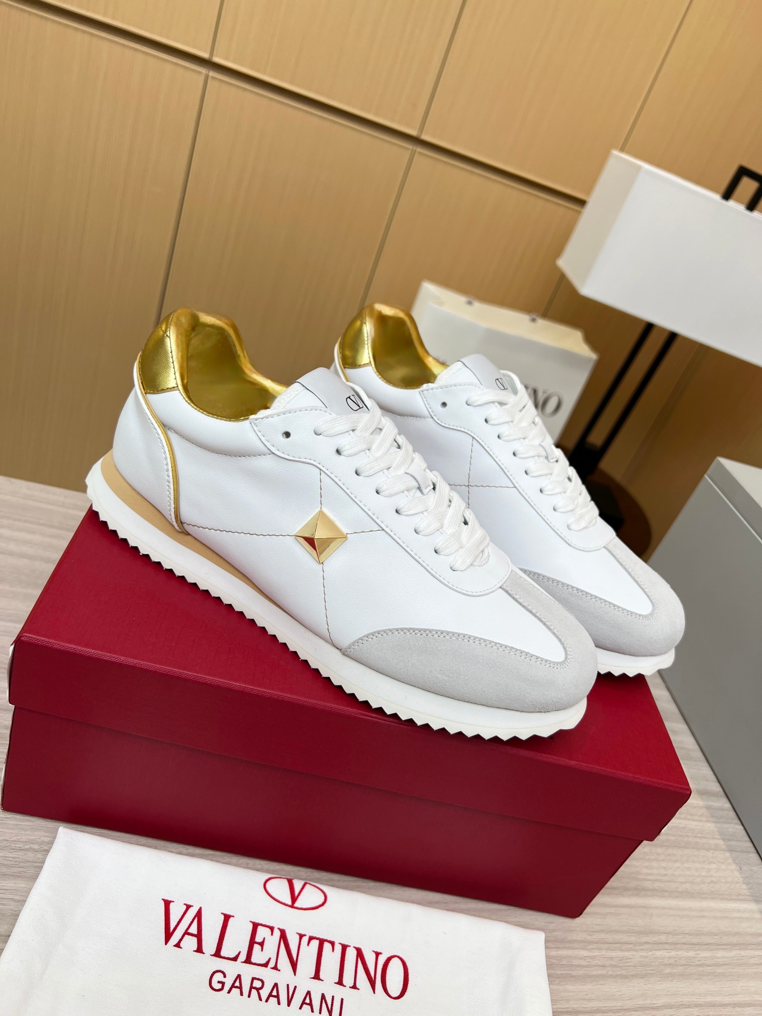 Valentino 001 Casual shoes XM 092