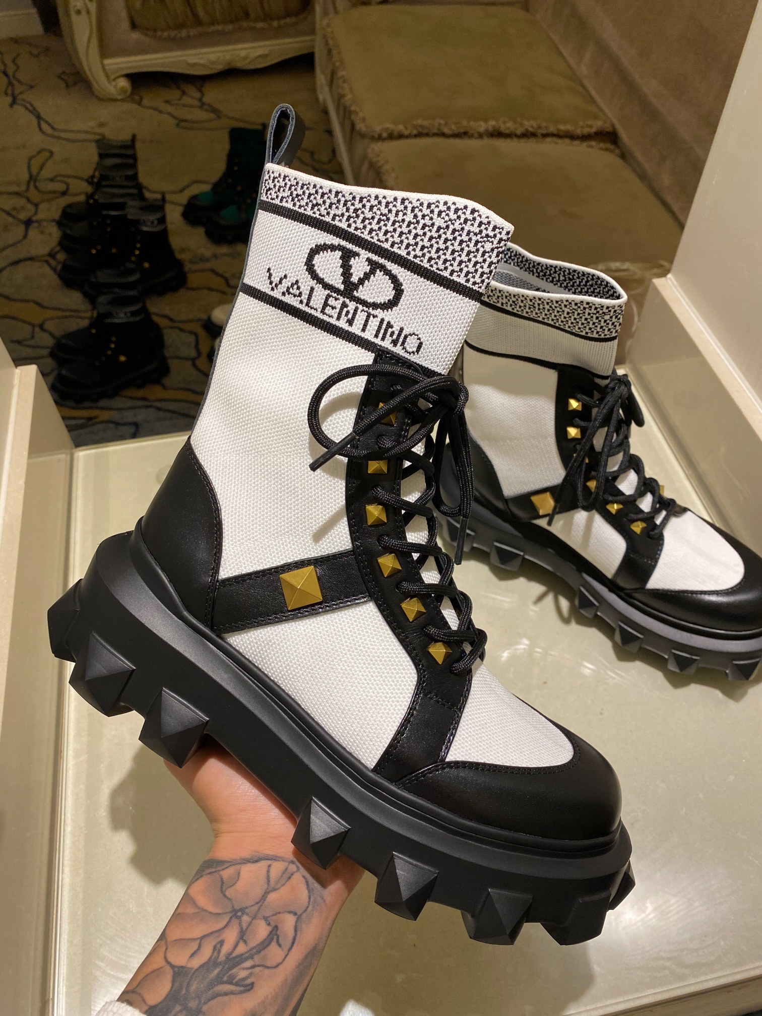 Valentino shoes (35-41) V006