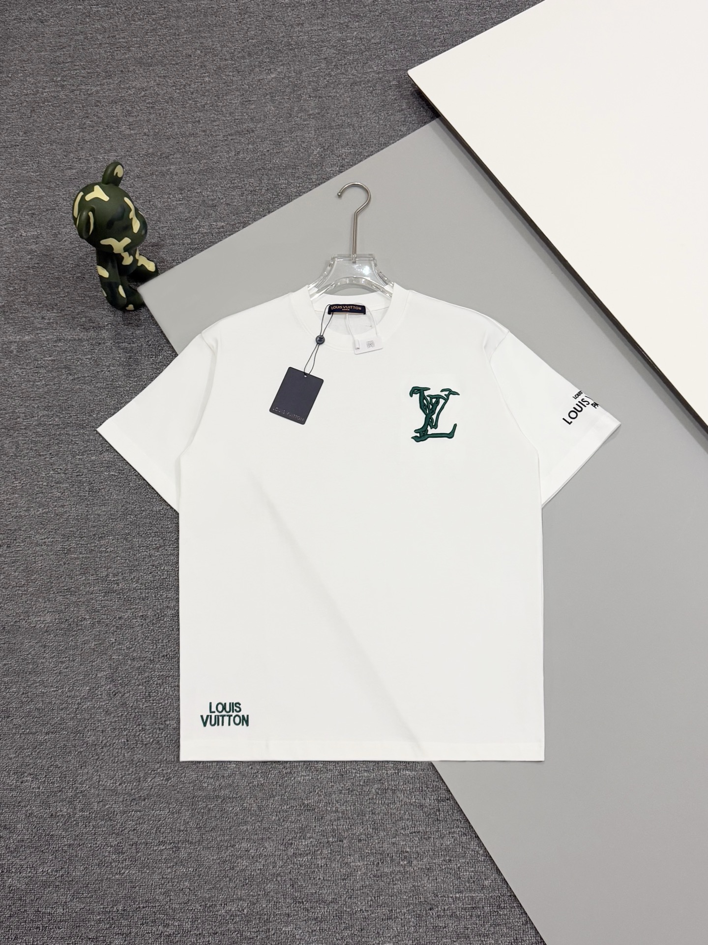 LV T-Shirts 015