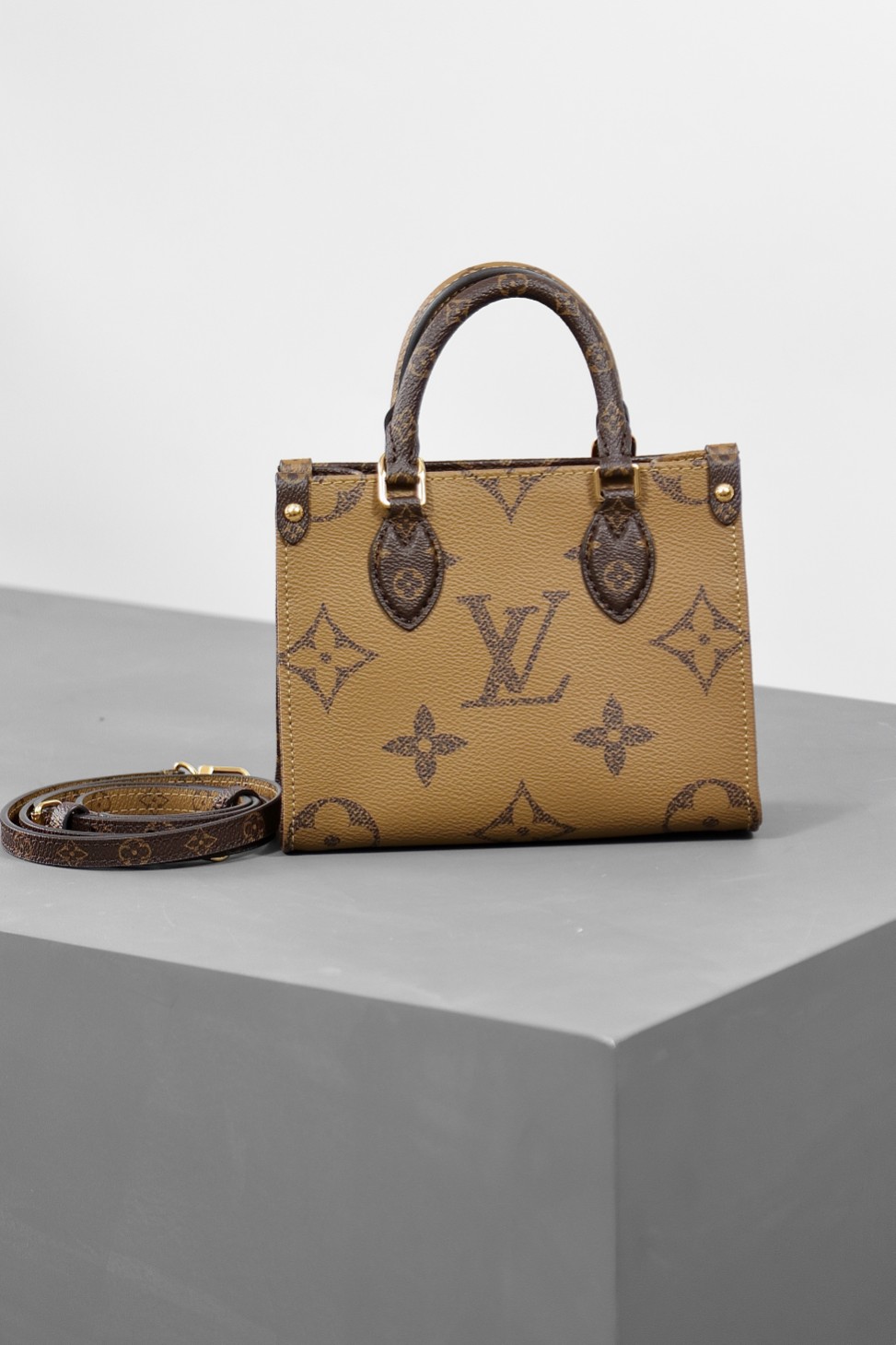 Louis Vuitton OnTheGo BB Tote Bag锛�10A锛�