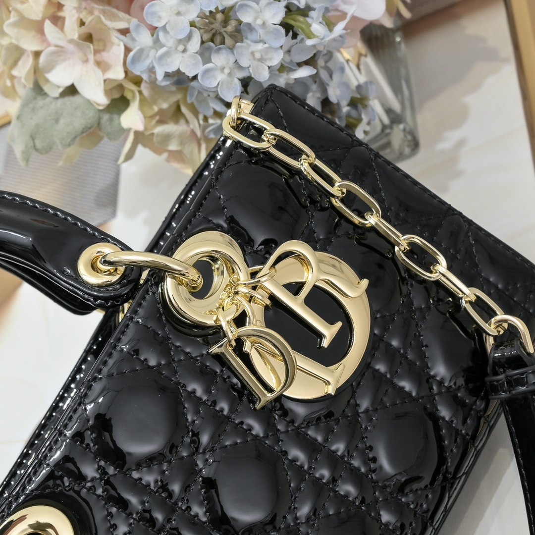 Medium Lady D-Joy bag Black patent leather CD0540 XB002 26cm