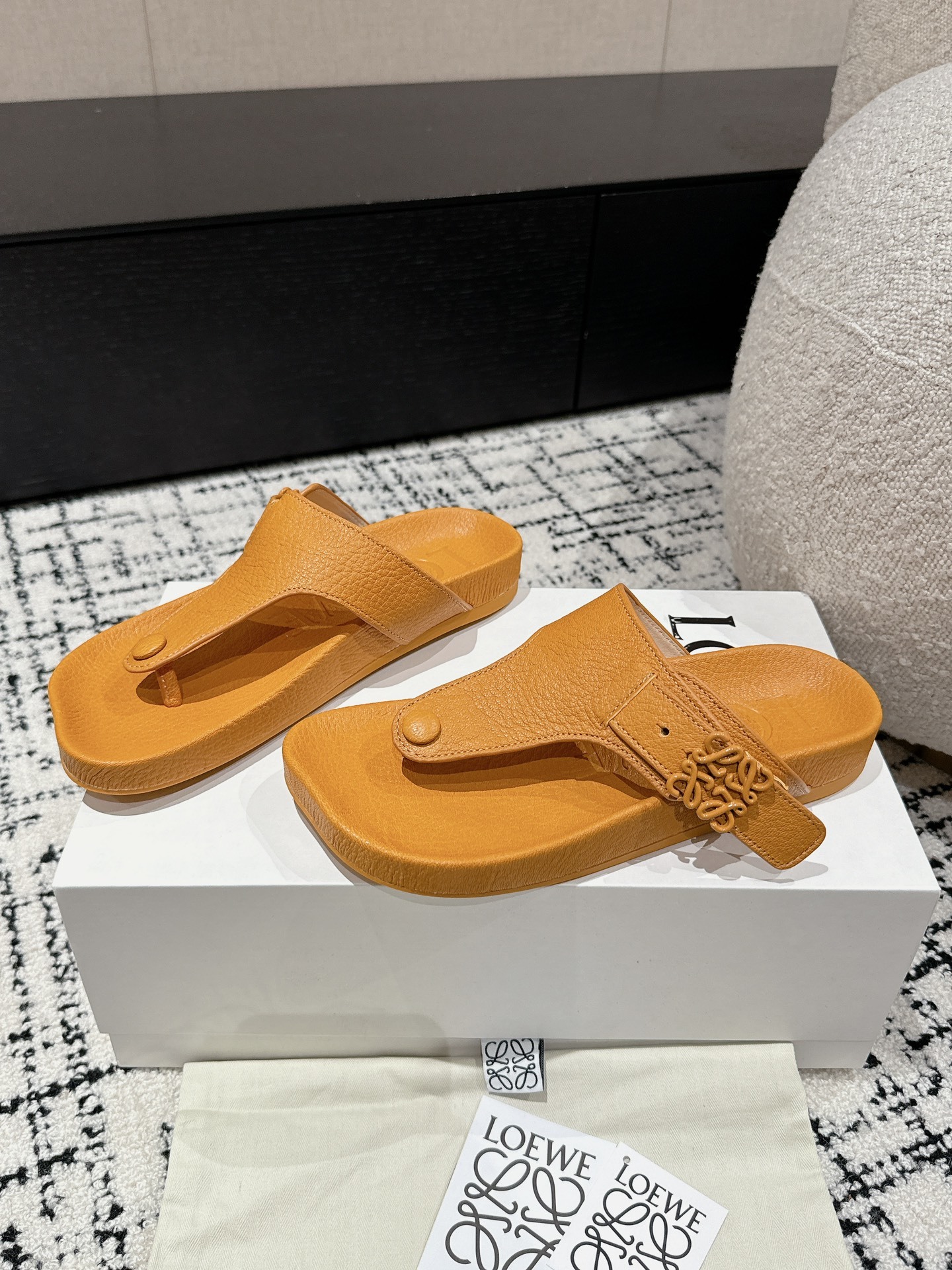 Loewe Shoes Easy couple's clip on slippers