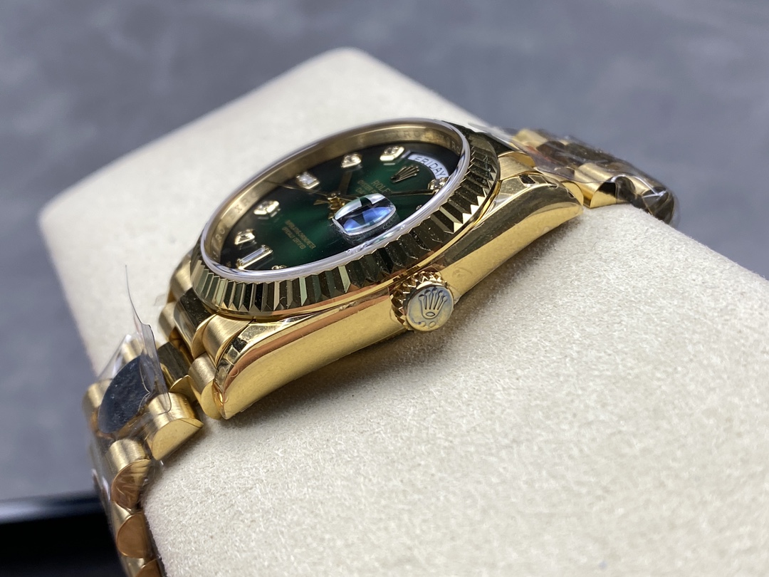 Rolex Day-Date 128238 Fluted Bezel Green Diamond Dial 36MM Unisex Replica Watch
