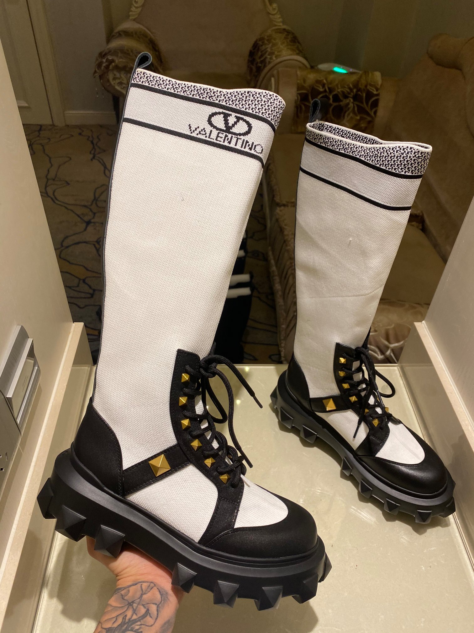 Valentino shoes (35-41) V001